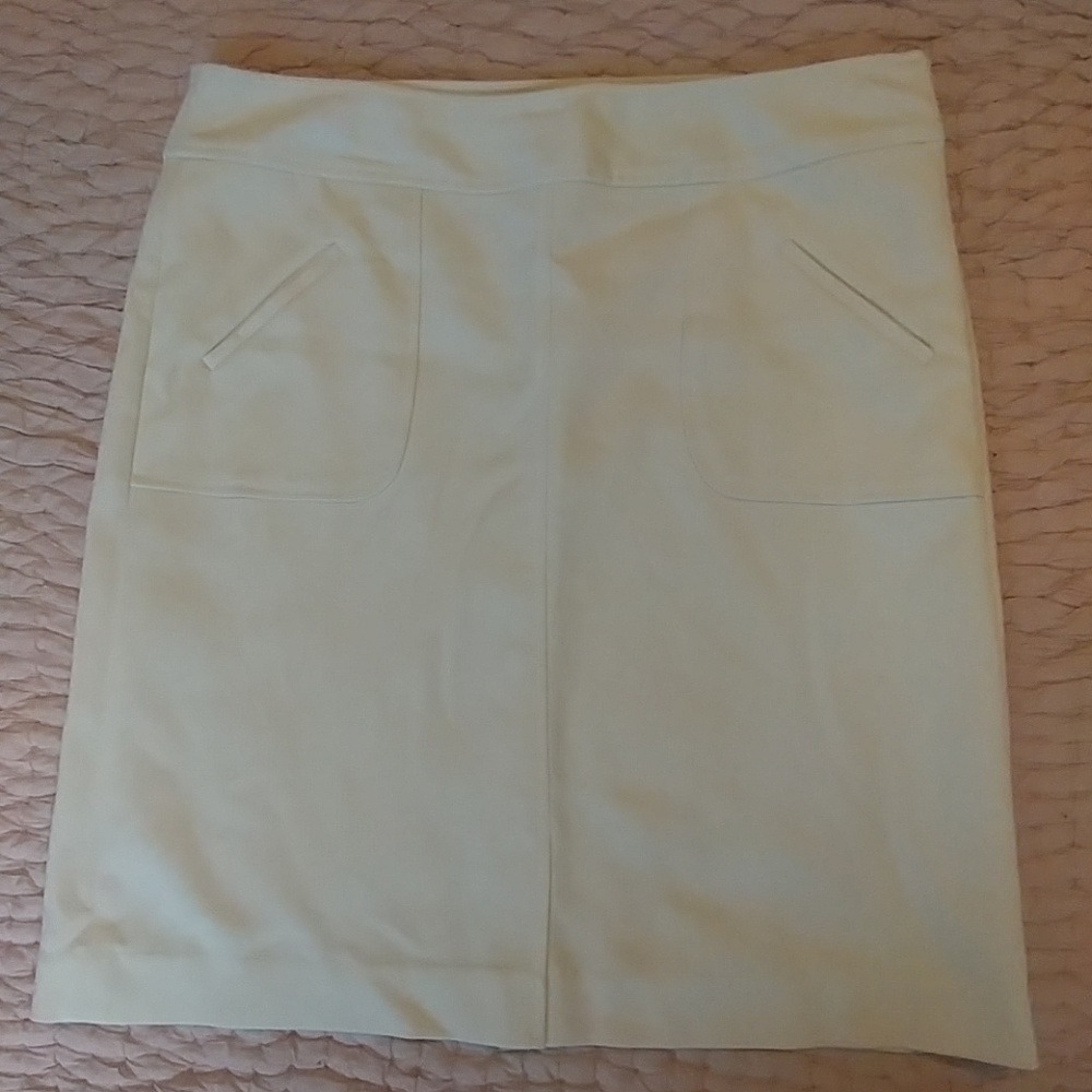 Banana Republic cream pencil skirt